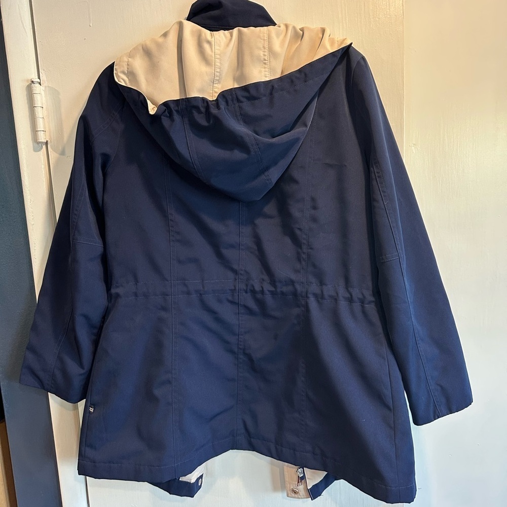 Women's Nautica Blue and Cream Rain Jacket, Size L. - Picture 6 of 7